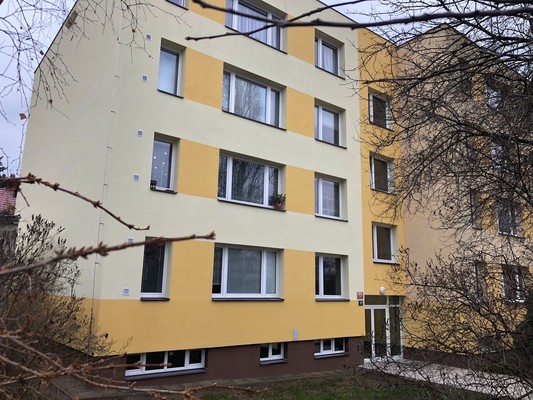 Bytový dům Štúrova má nové zateplení Obrázek 1