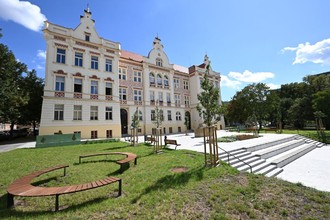 Skončila revitalizace Nedvědovo náměstí